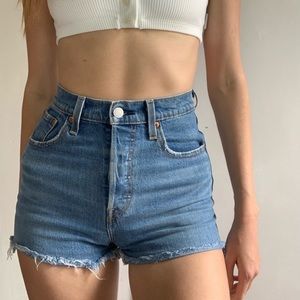 Levi’s rib cage shorts